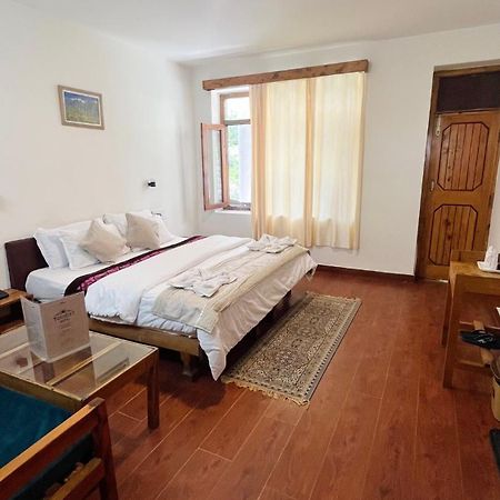 Tourist Hotel 10 Minutes Walking Distance From The Mall Manāli Dış mekan fotoğraf