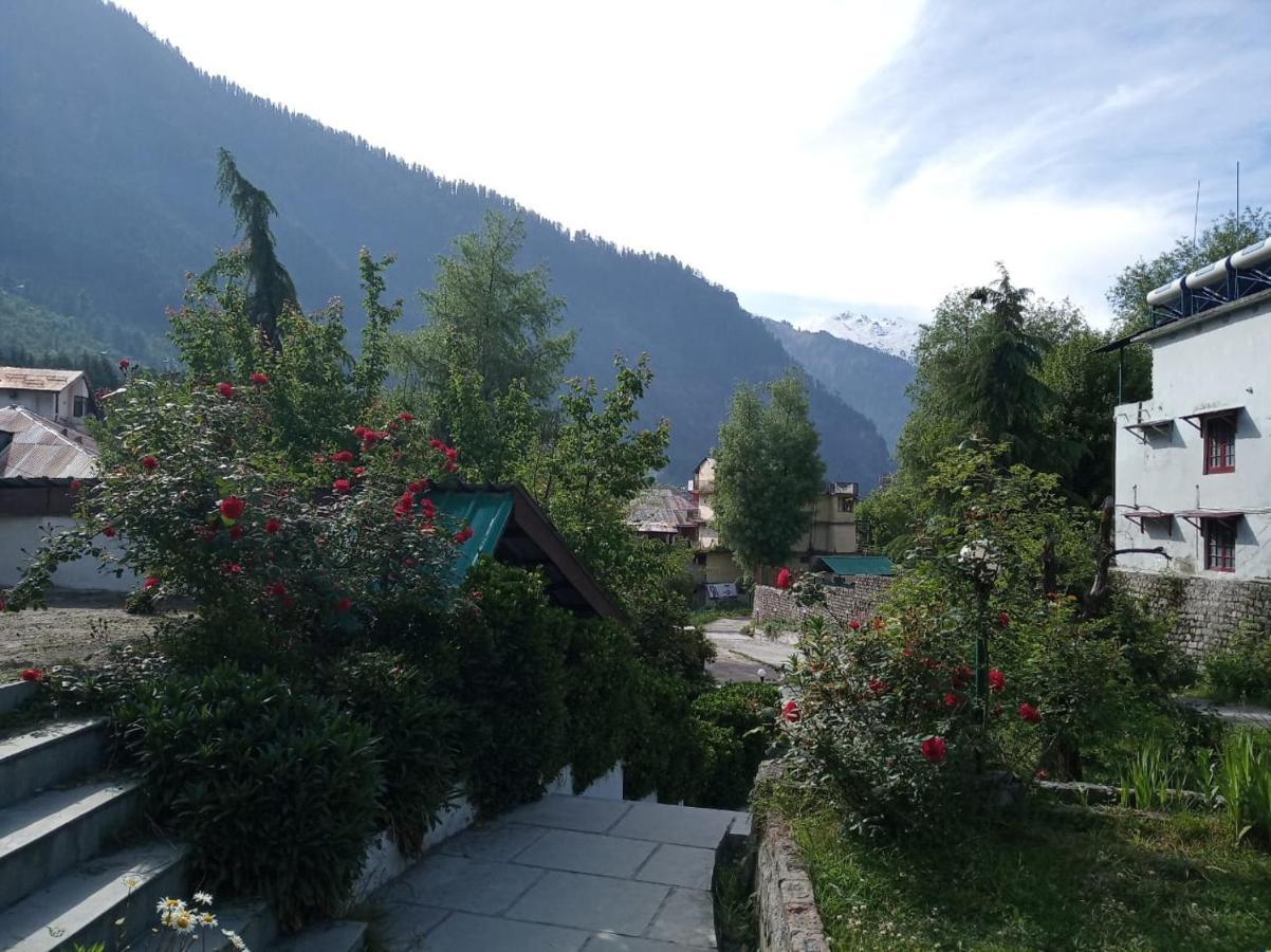 Tourist Hotel 10 Minutes Walking Distance From The Mall Manāli Dış mekan fotoğraf
