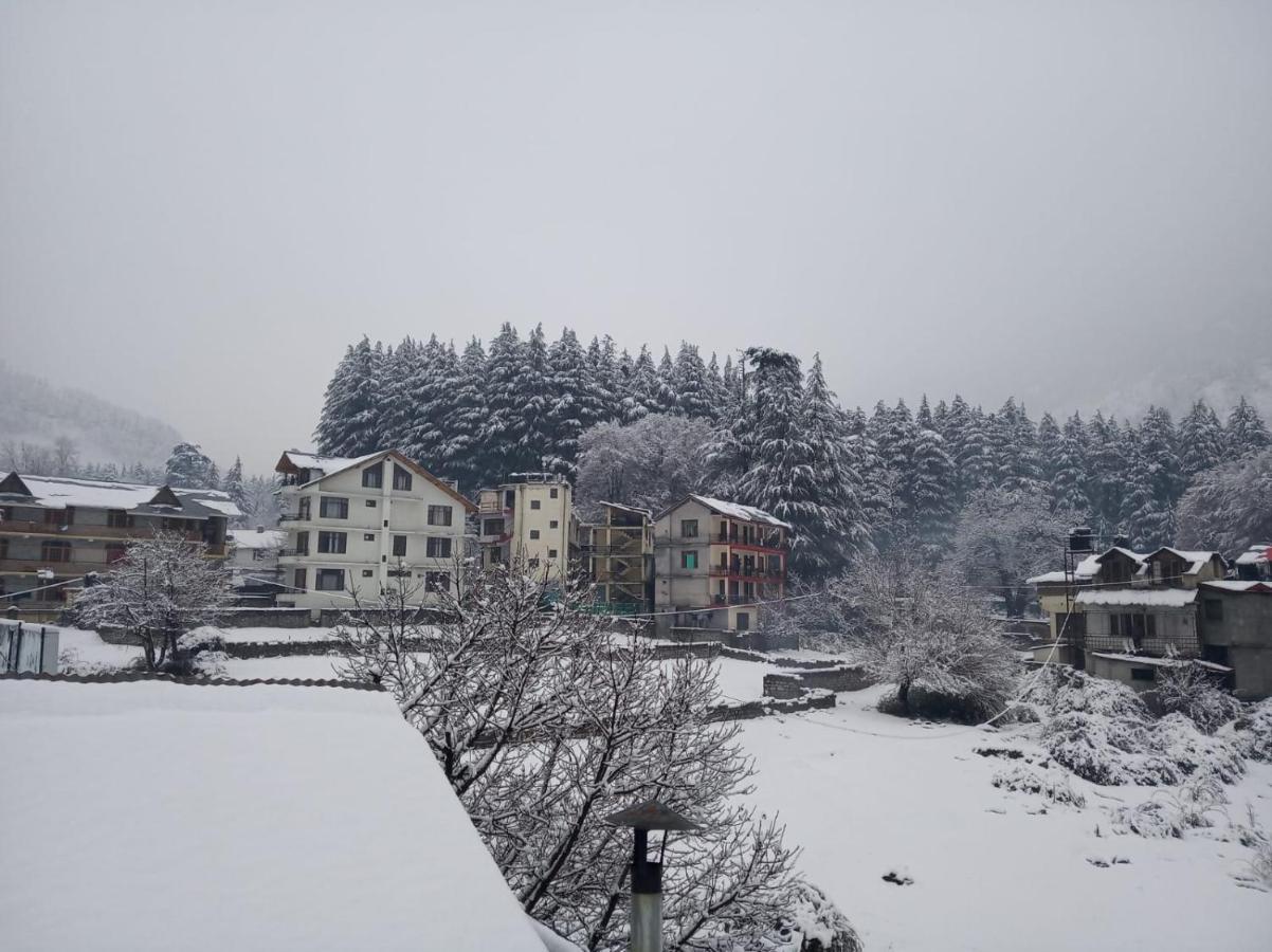 Tourist Hotel 10 Minutes Walking Distance From The Mall Manāli Dış mekan fotoğraf