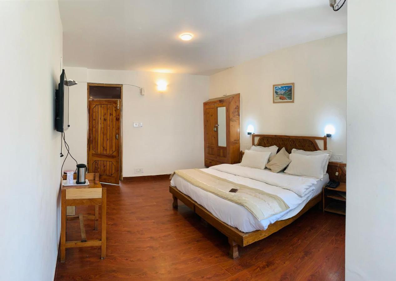 Tourist Hotel 10 Minutes Walking Distance From The Mall Manāli Dış mekan fotoğraf