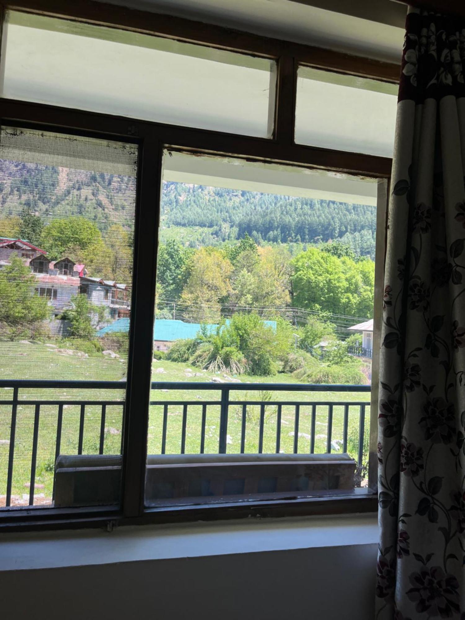 Tourist Hotel 10 Minutes Walking Distance From The Mall Manāli Dış mekan fotoğraf