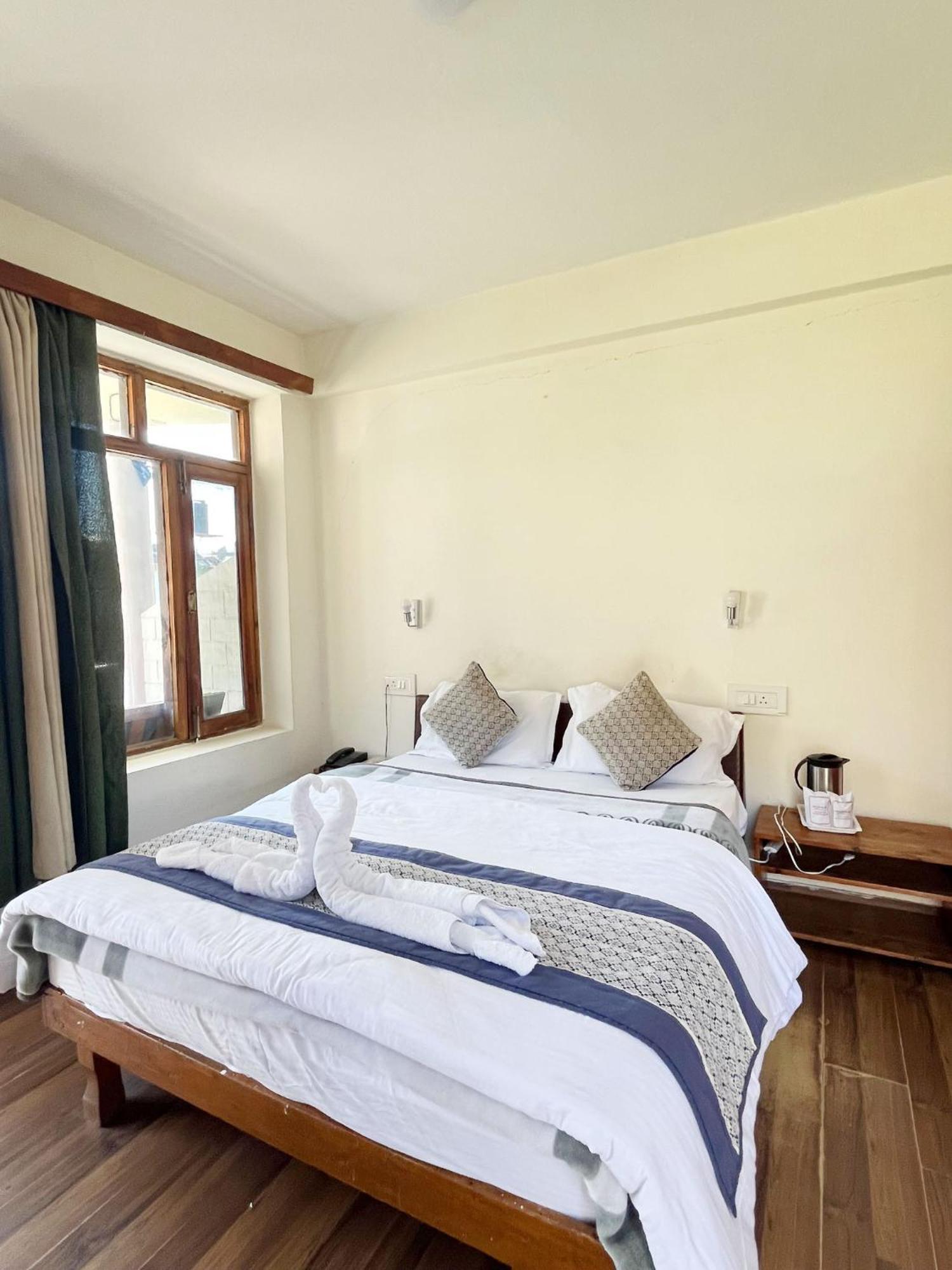 Tourist Hotel 10 Minutes Walking Distance From The Mall Manāli Dış mekan fotoğraf