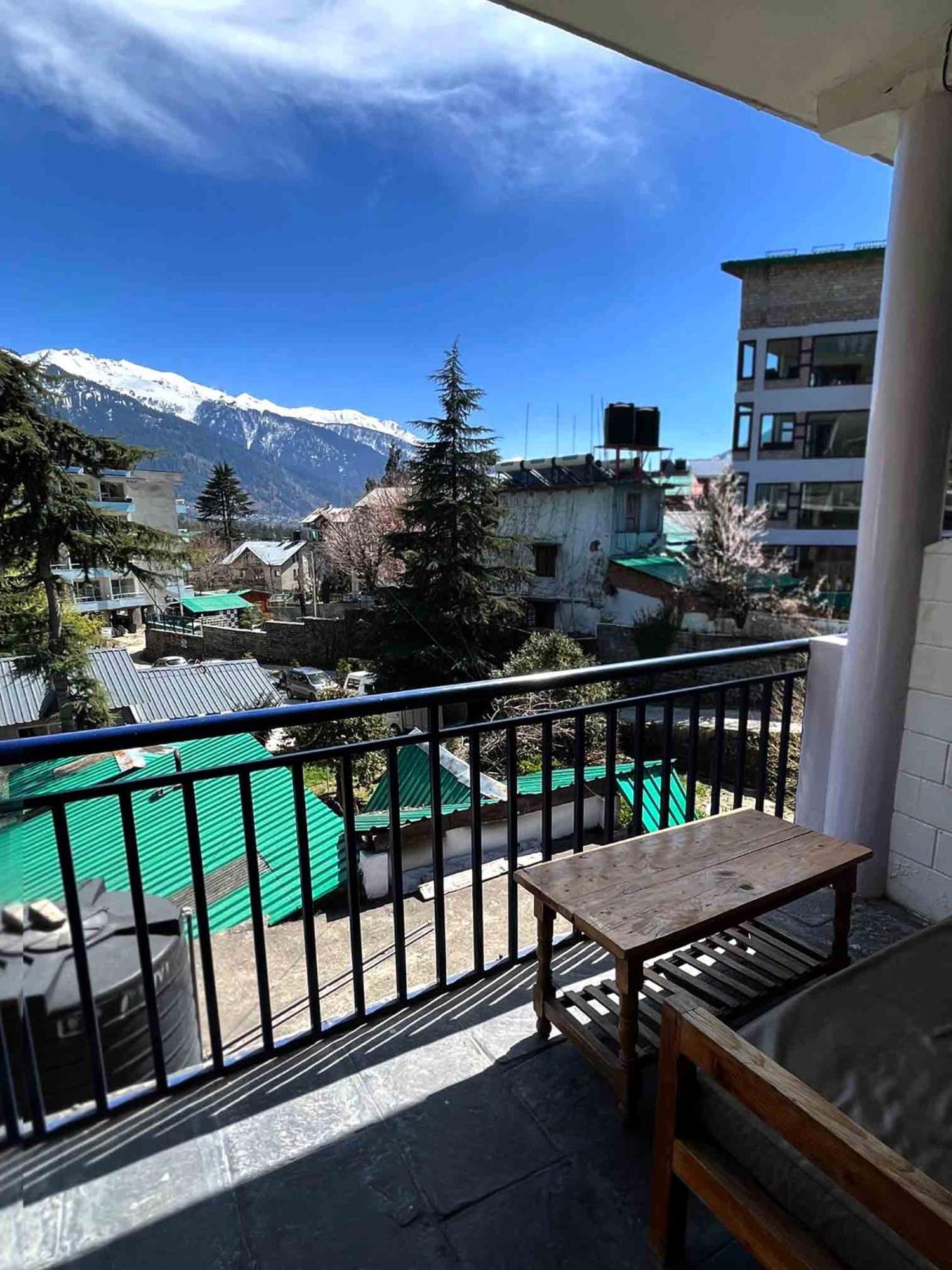 Tourist Hotel 10 Minutes Walking Distance From The Mall Manāli Dış mekan fotoğraf
