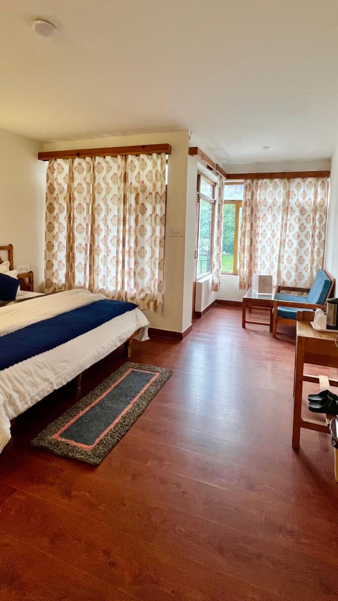 Tourist Hotel 10 Minutes Walking Distance From The Mall Manāli Dış mekan fotoğraf